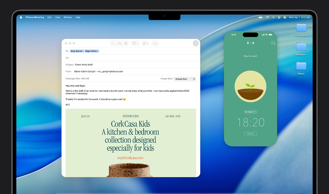 Tela do MacBook Pro com o app Mail aberto e a tela do iPhone espelhada mostrando a chegada do Forest