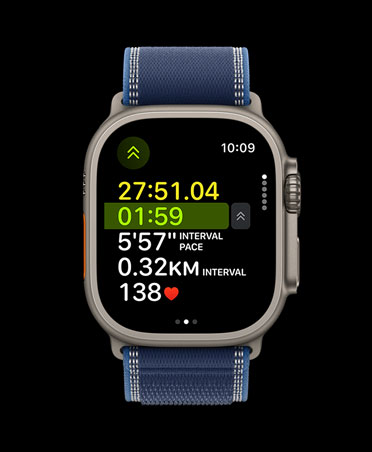 Apple Watch Ultra 3, natural colour, titanium case, advanced Outdoor Run workout metrics, strap, Trail Loop, blue/bright blue colour