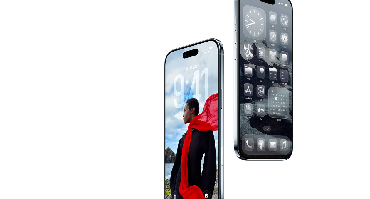 앞면, 옆면, 얇은 두께, 역동적인 잠금 화면, Liquid Glass 앱들이 보이는 홈 화면을 보여주는 iPhone Air 두 대