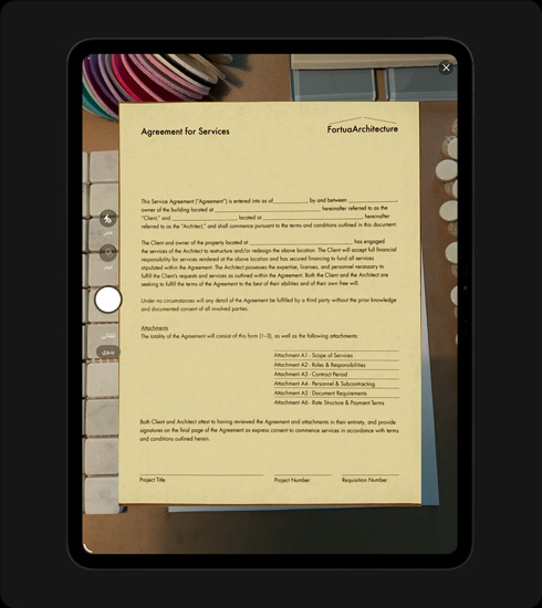 جهاز iPad&nbsp;Pro، الجزء الأمامي الخارجي، الوضع العمودي، لون أسود فلكي، شاشة تعرض مستنداً ممسوحاً ضوئياً بعنوان 