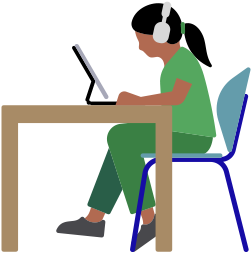 سيدة ترتدي سماعات AirPods&nbsp;Max وتستخدم جهاز iPad أثناء جلوسها إلى مكتب