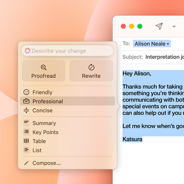 Un e-mail professionnel avec un prompt Apple Intelligence.